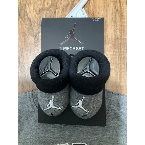 NWT Jordan Baby Boy Romper & Booties Set Gray, Black & White - 0-6 Months - Picture 2 of 7